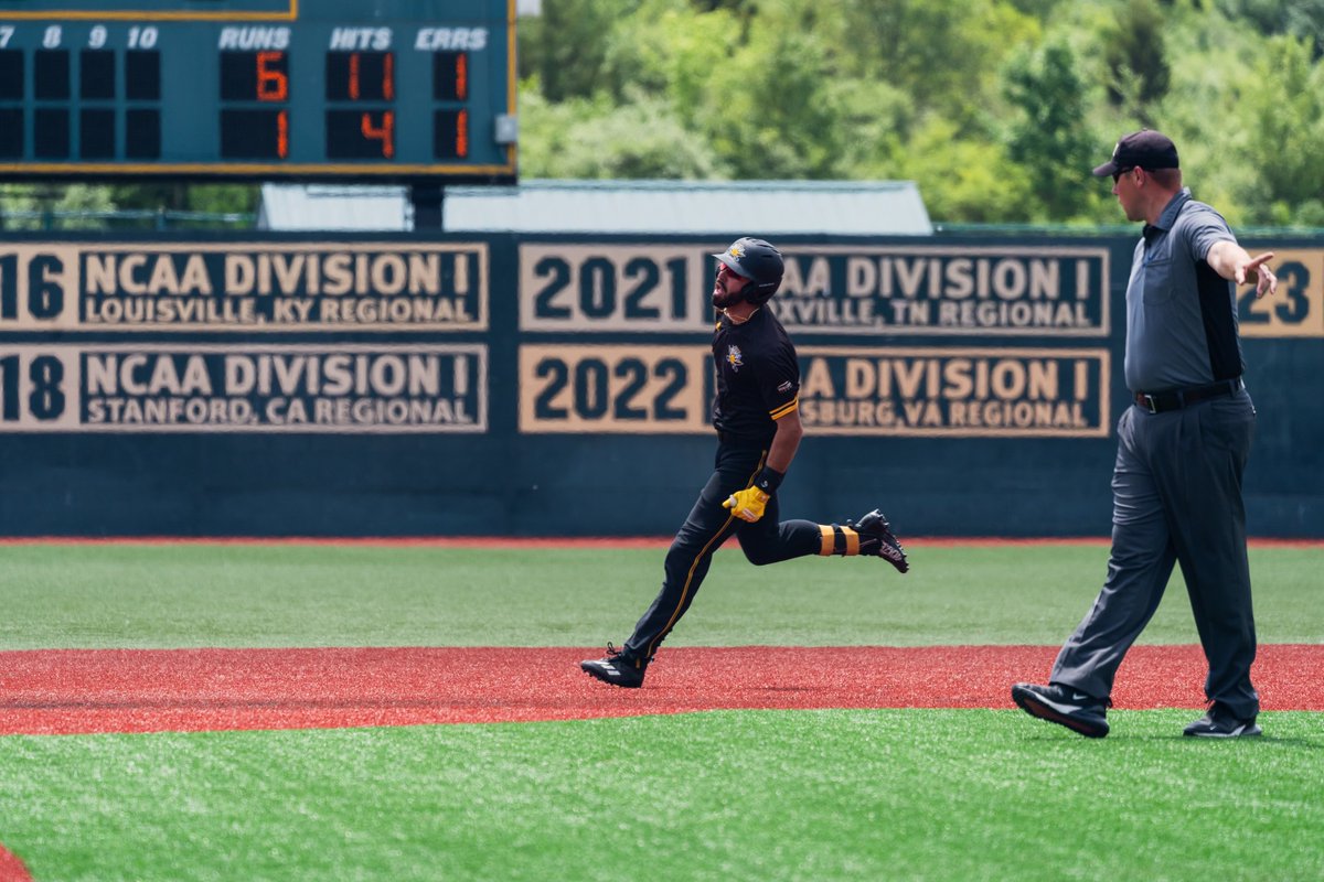 NKUNorseBSB's tweet photo. Have a 𝗗𝗔𝗬, @Tmoss3_ 👏

𝗖𝗔𝗥𝗘𝗘𝗥 𝗕𝗘𝗦𝗧 🖐️ RBI this afternoon 😲

@NKUNorse | #NorseUp https://t.co/cz5QOcBYS0