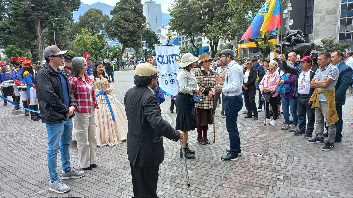EPMQuitoTurismo's tweet photo. 🏘️ 🏬#QuitoNoSeDetiene | El emblemático barrio La Mariscal hace honor a su nombre este 24 de Mayo, con un recorrido turístico teatralizado en el encuentro denominado 'Historias de un Mariscal'.

Con turismo, #QuitoRenace 🌤️ https://t.co/KBxR6BvYlD