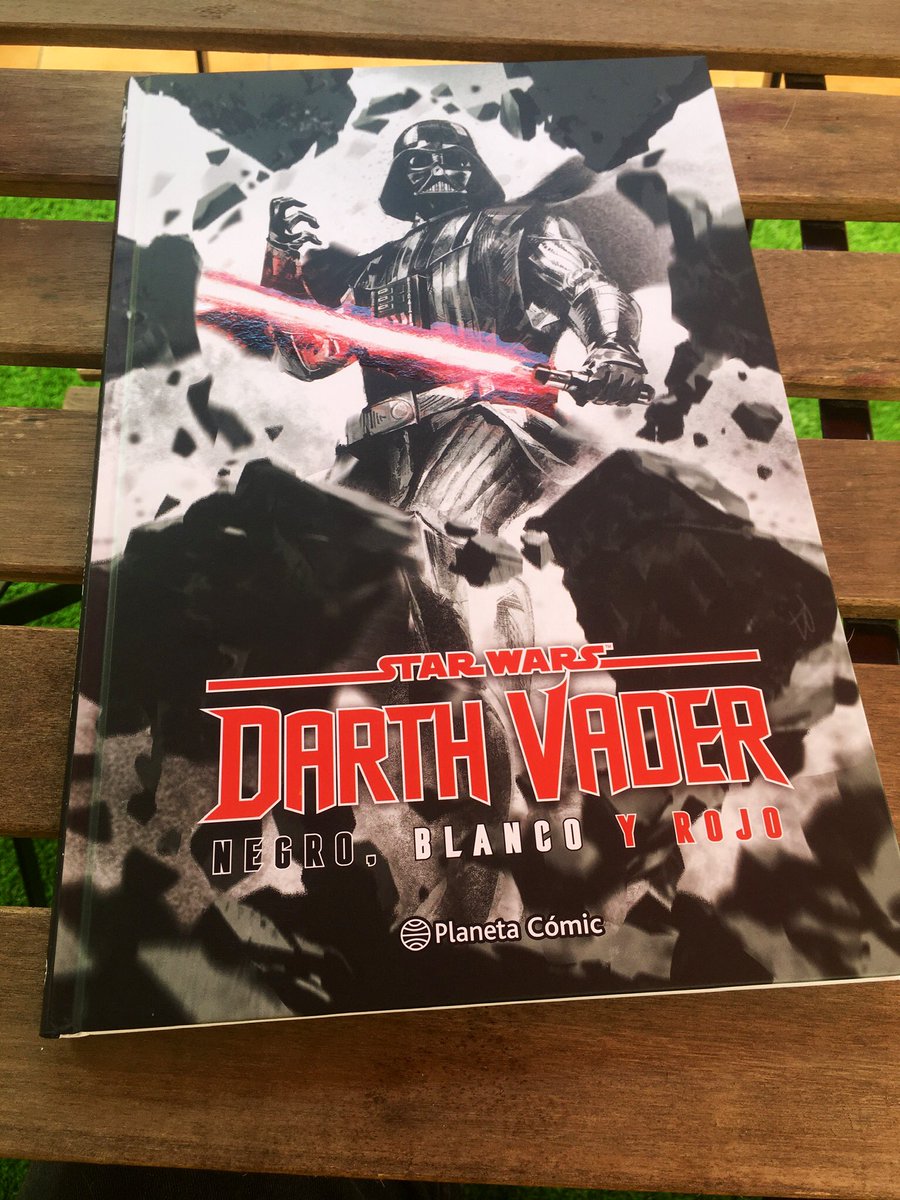 Leído #DarthVaderNegroBlancoYRojo dependiendo de la historia y el dibujante te quedan 50% ✅ 50% ❌, el gran formato te deja dibujazos pero esperaba más la verdad. #LaEstanteria83Comics2024 #StarWars ➡️ adtr.co/sfeybc