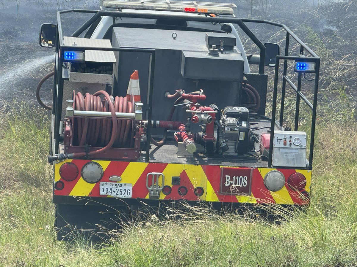 Grass fire on 130 just north of Lockhart is under control - expect short traffic delay as traffic is reduced to one lane in both directions.