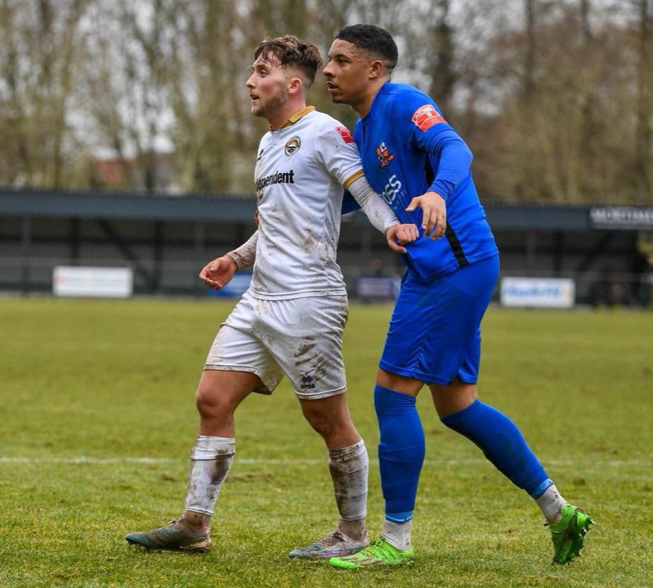 Name: Sharn Quinn 
Age: 26
Position: Centre Midfielder
Location: East London
Previous Clubs: Welling United,  Faversham, Hartley Wintey, Potters Bar, Walthamstow, Concord Rangers

Looking for a club at Step 2-3