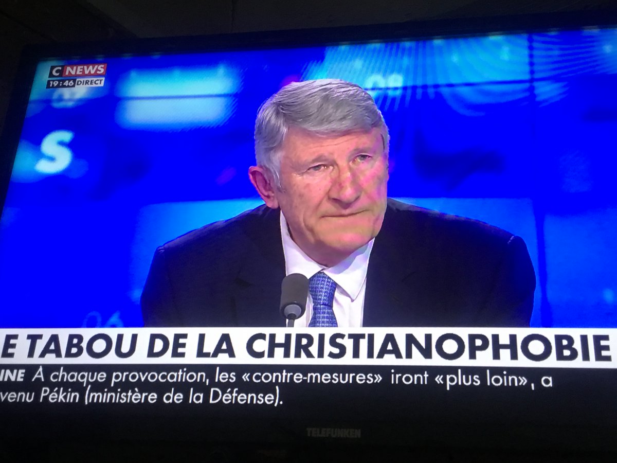 Philippe de Villiers : « comme @MarionMarechal je souhaite que les origines chrétiennes de la France soient inscrites dans la constitution » !! 👏🤗🤗🇫🇷 MERCI MERCI MERCI MONSIEUR DE VILLIERS !