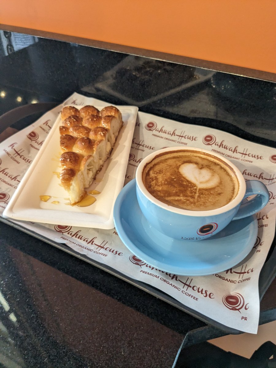Need a midday pick-me-up? Qahwah House in Skokie has you covered with their rich, aromatic coffee and mouthwatering pastries. Perfect for a quick break! 🌿🍰 #MiddayBoost #CoffeeTime
chicago-restaurants-events.com/suburbs/qahwah…