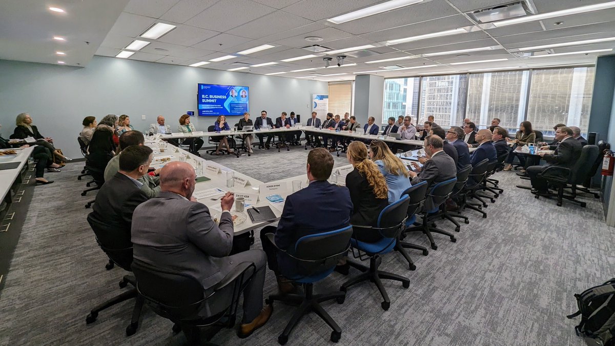 A very full house as we welcomed Minister @Josie_Osborne to BCBC for a conversation with our members about energy, innovation and prosperity in B.C. Thank you all for attending!