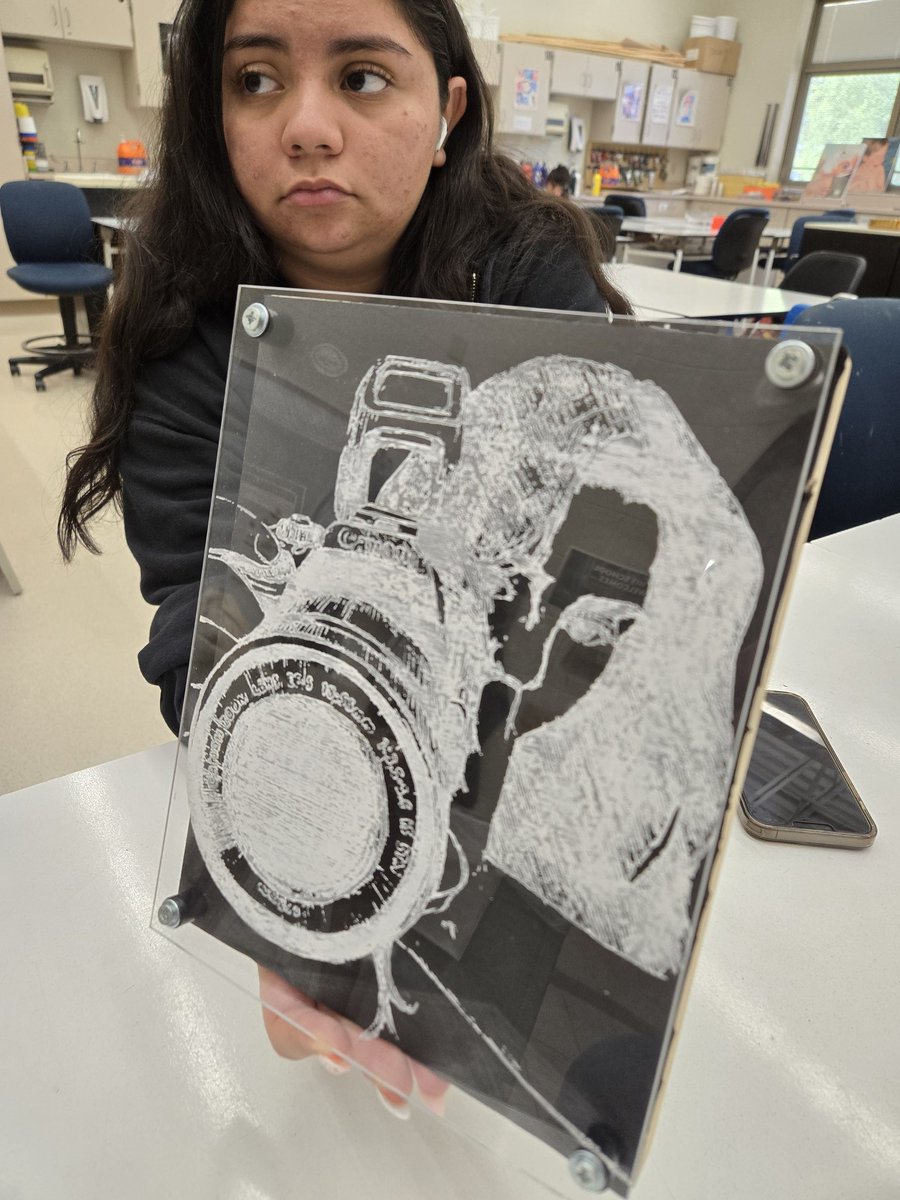 So exciting to see Drawing IV students translate figure drawings into 3D laser cut images!!! Thank you HSEF for bringing new technology to the art room with a laser cutter! @HSESchools @HSEPrincipal @mr_mooseART @hsefoundation