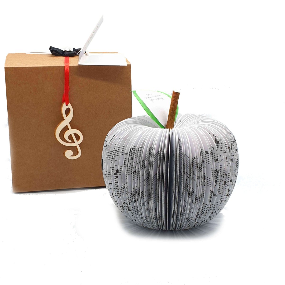 Paperappleco's tweet photo. Music Book Gift https://t.co/oQcD8DyGas #PersonalizedPresent https://t.co/YgGkdK4fjM