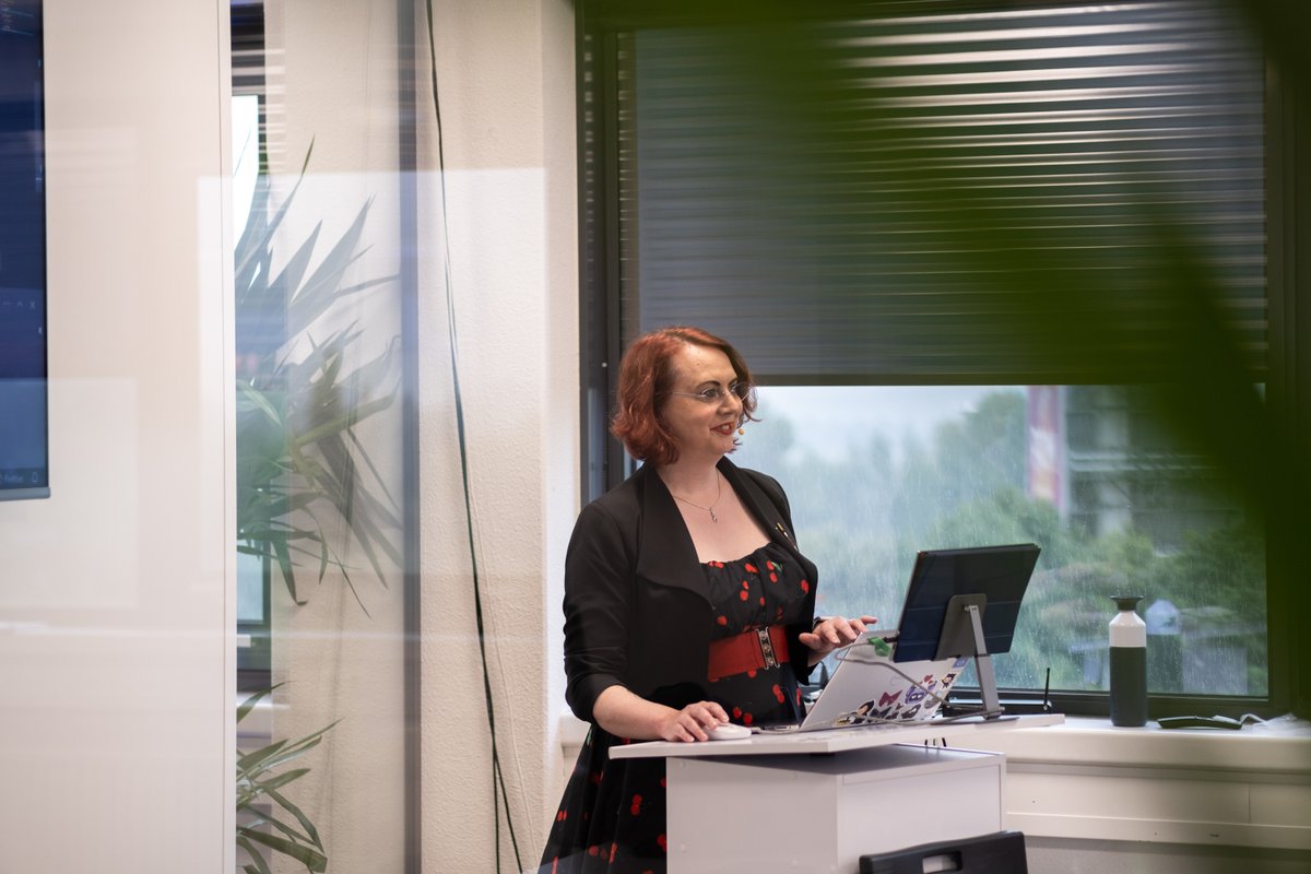 4Dotnet's tweet photo. Deze editie van @DotNetFriday is wederom een groot succes. @nielstanis vertelde de bezoekers meer over WebAssembly en @Stacy_Cash lichtte Azure Static Web Apps uit. 👌

Zo gaan we weer bomvol nieuwe kennis ons weekend in! Iedereen bedankt voor het komen en tot de volgende keer.🤗 https://t.co/oKTuMBm3H2