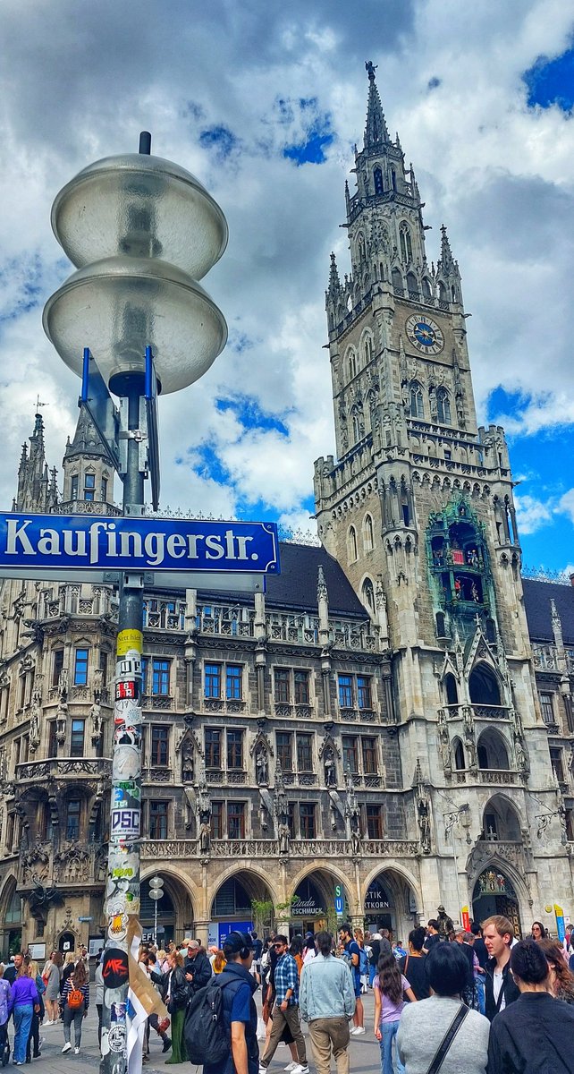 nijhas's tweet photo. Random photo #münchen #munich #bayern https://t.co/NJM8bYrVFP
