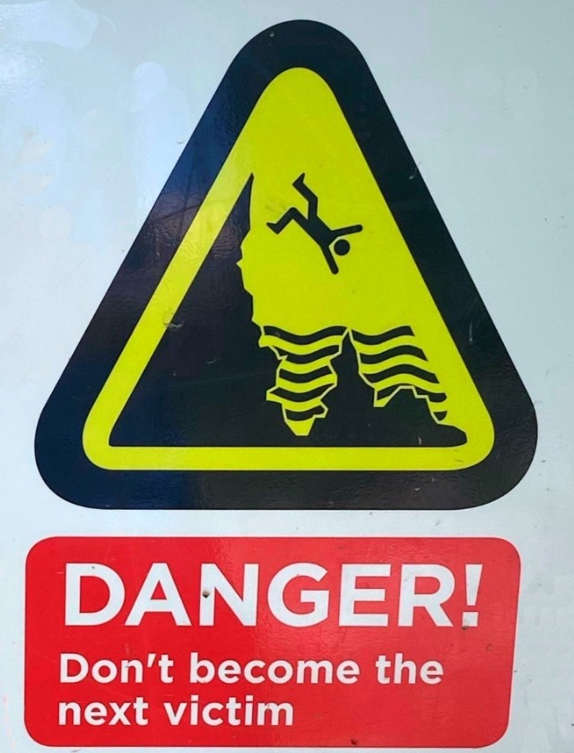 Submerged hazards such as sharp rocks and shallow waters make tombstoning incredibly dangerous.

Don't take the risk. Try coasteering with a registered provider instead.

In an emergency, call 999 and ask for the Coastguard.

#Tombstoning #CliffJumping #WaterSafety