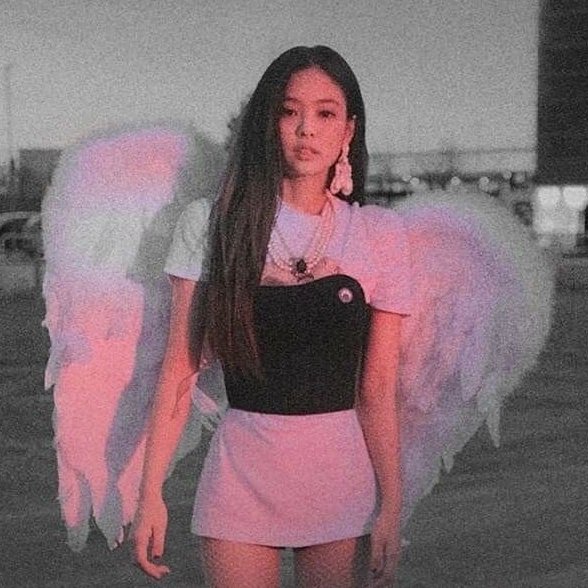 meovvcinema's tweet photo. why 2018 was such an iconic year for Kpop: a thread https://t.co/C2kg0odniF
