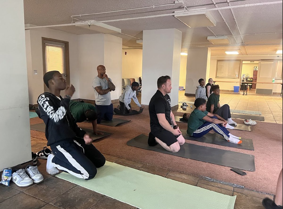 PPDSouthStreet's tweet photo. This months yoga session with the KB Foundations Courtyard Mentor Network and Yogi Den. Great session! 

#Yoga #YouthMentorship #CommunityPolicing #PhillyPD #PhillyPolice https://t.co/EOYX4bMnib