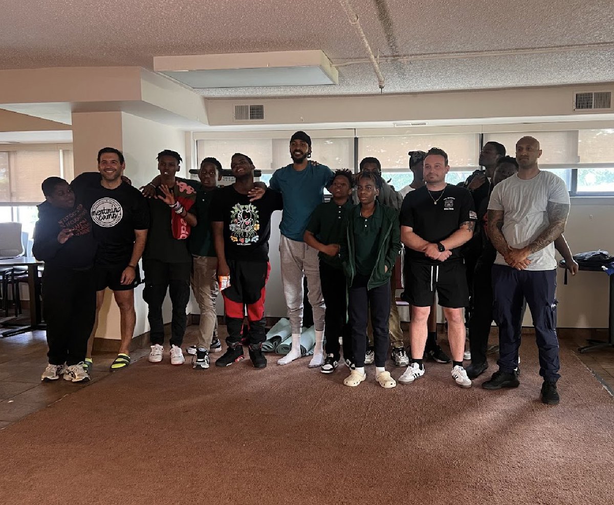 This months yoga session with the KB Foundations Courtyard Mentor Network and Yogi Den. Great session! 

#Yoga #YouthMentorship #CommunityPolicing #PhillyPD #PhillyPolice