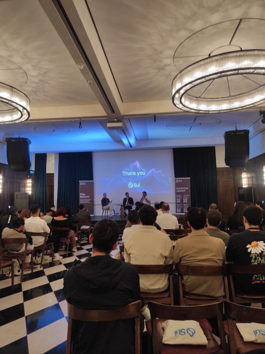 Bugün Medeniyet Üniversitesi Blockchain Kulübü olarak #SuiConnectIstanbul etkinliğinde yer aldık. Alanında uzman, yetenekli insanlarla bağlantılar kurduk ve networkümüzü geliştirdik. Bu değerli deneyim için <a href="/SuiNetwork_TR/">Sui Türkiye 🇹🇷</a> <a href="/SuiNetwork/">Sui</a> <a href="/SuiFoundation/">Sui Foundation</a>'a teşekkürler!
#blockchain #sui