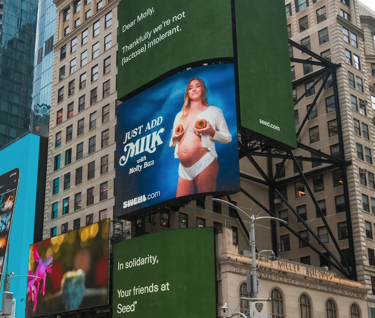 HygeiaBaby's tweet photo. Ad for Lactation Cookies Returns to Times Square https://t.co/VvbItJt29c #breastfeeding #breastfeedingmom #newmom #firsttimemom #hygeia #hygeiababy #breastfeedingsupport #breastfeedingfaq #normalizebreastfeeding #workingmom #pumpingmom #lactationcookies https://t.co/rrxp22vIDa