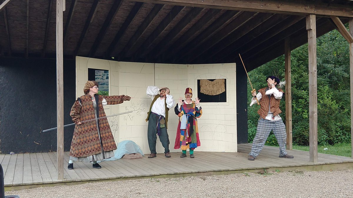 PlayerPatchwork's tweet photo. We might encore an expanded naughty version of this commedia dell'arte "The Hazards of Hunting Red-Caps" for Pennsic this summer!
#CommediaDellArte #commedia #improv #improvisation #theater #Pennsic #PennsicWar #SocietyForCreativeAnachronism #SCA #MySCA #RegramMySCA https://t.co/IaBahbYPa4