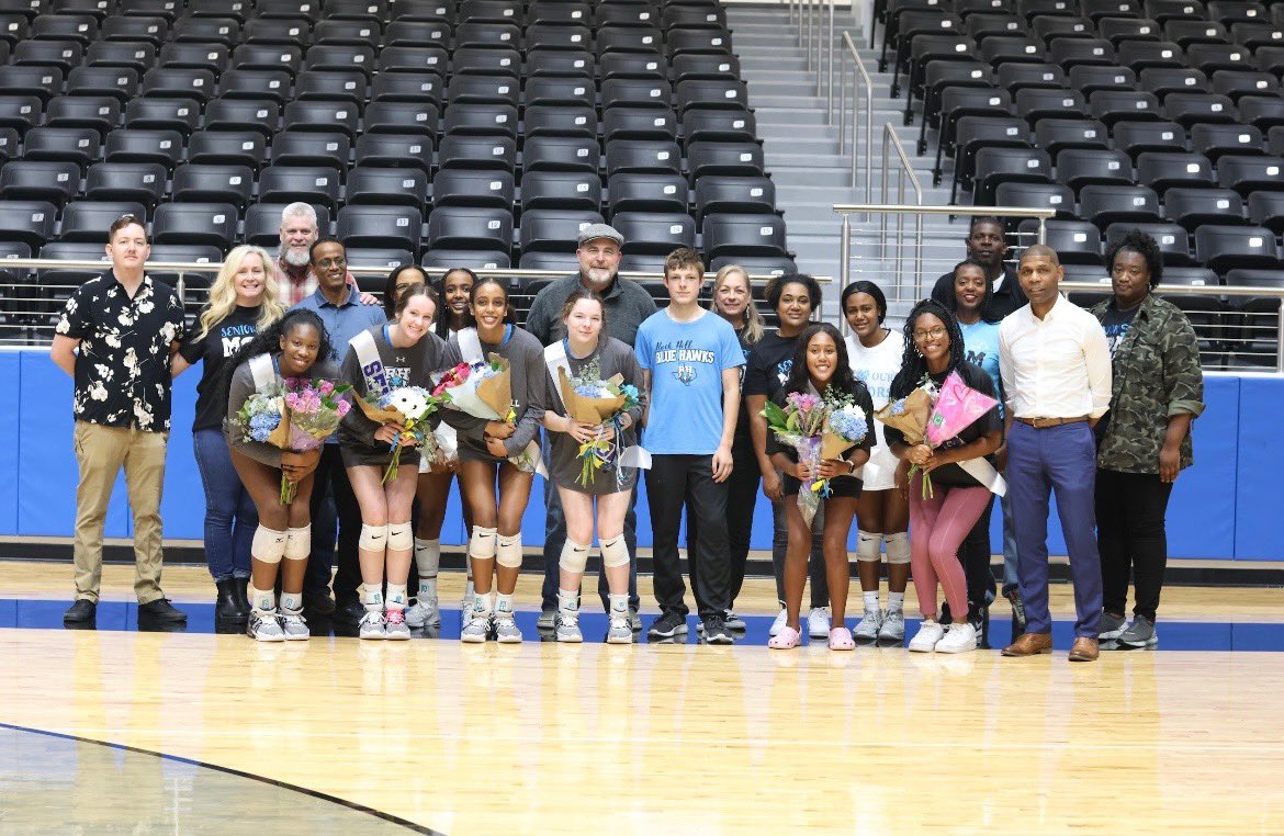 vb_hill's tweet image. Thank you seniors for setting the standards and being our first to four graduates! You’ve helped established the tradition and culture of our program for generations to come! Congratulations class of 2024!! 🎉