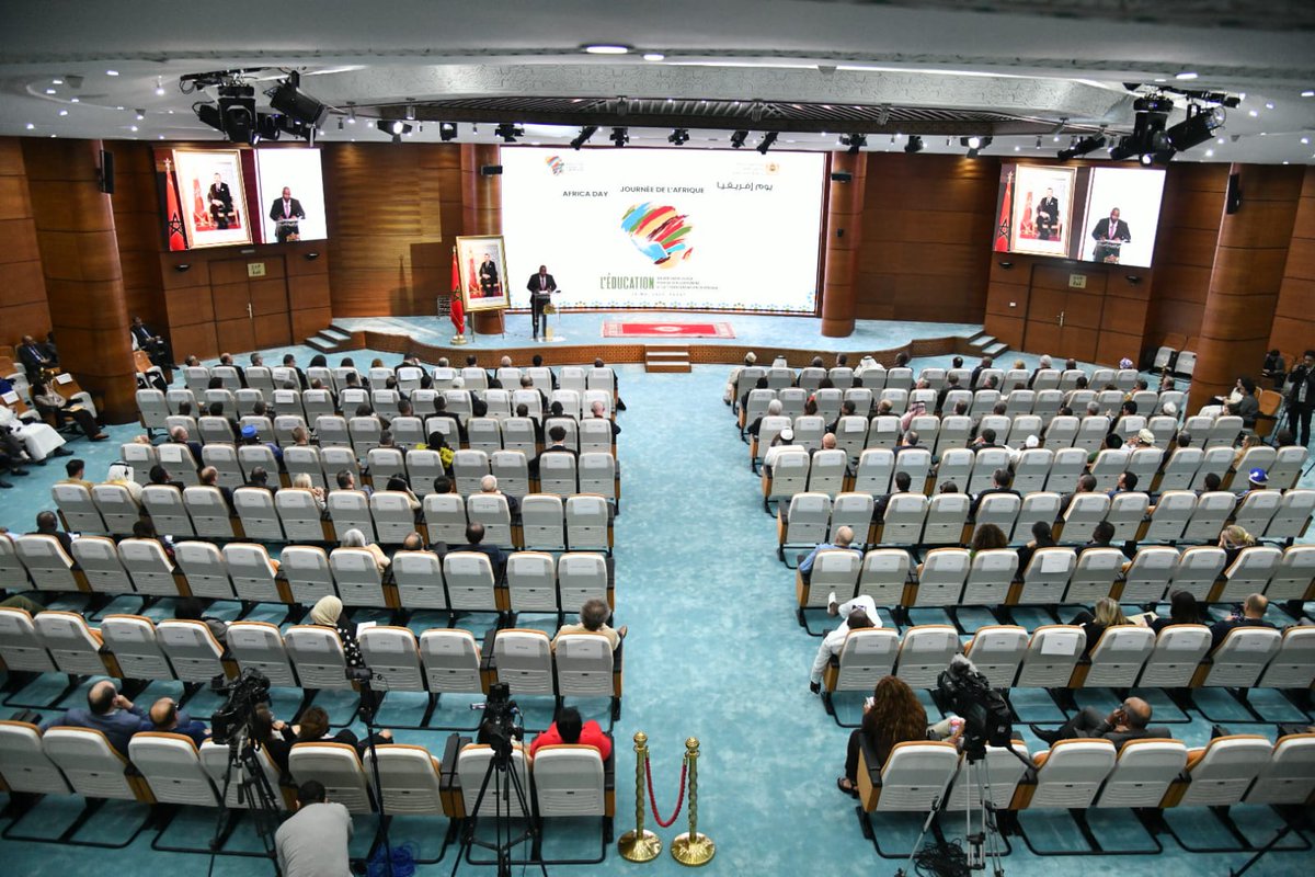 ترأس السيد ناصر بوريطة، اليوم بمقر الوزارة، حفل تخليد يوم إفريقيـا الذي يقام تحت شعار: "التعليم، رافعة حقيقية للتنمية والتحول في إفريقيا" .
#AfricaDay