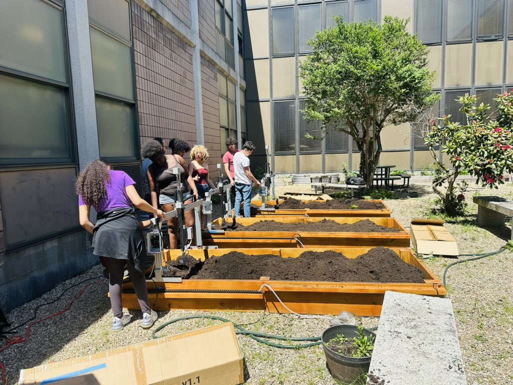 What veggies and fruits are you hoping to see in our Community Farmbot Garden?! 🍓🫐🍅🥬🥕 #CityLab #cityasalab #community #communitygarden #farmbot #exploratory #volunteer #STEAM @RPS_Super @RPS_STEM