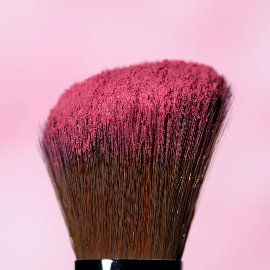 PalladioBeauty's tweet photo. Makeup must-have: our blush brush! 🌺💖Soft, precise, and essential for that perfect pop of color.
#blushbrush #brush #powderblush https://t.co/1smZaikOSi