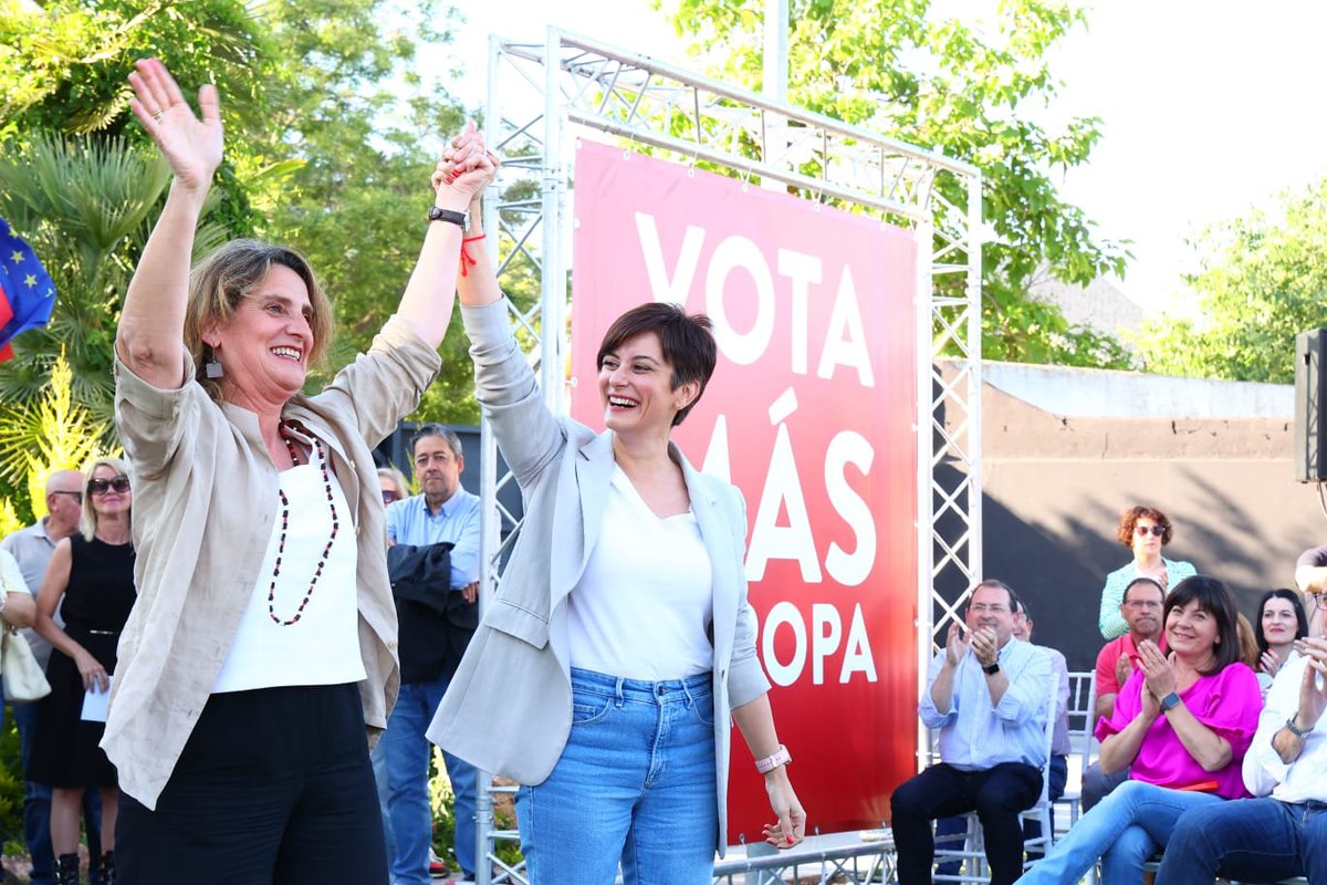 Europa se merece al frente personas que se tomen en serios sus problemas, que pongan encima de la mesa soluciones y los resuelva. Y esa persona es @Teresaribera. Nos merecemos a Teresa porque nos merecemos a personas trabajando por instituciones más justas. #MásEuropa #VotaPSOE