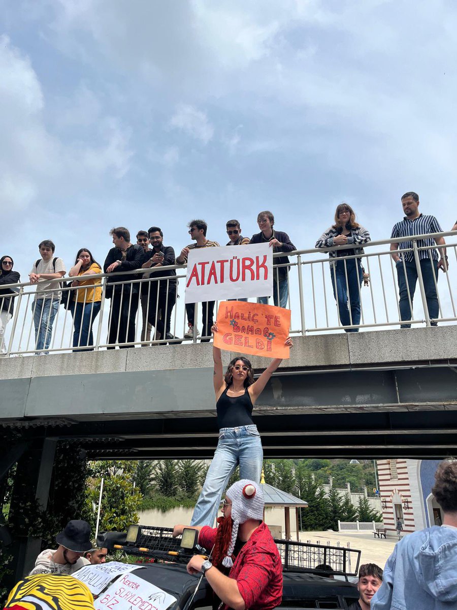 ajans_muhbir's tweet photo. 📸 Haliç Üniversitesi’nde Türk gençliği protestosunu sürdürüyor. https://t.co/SkI6CFPgec