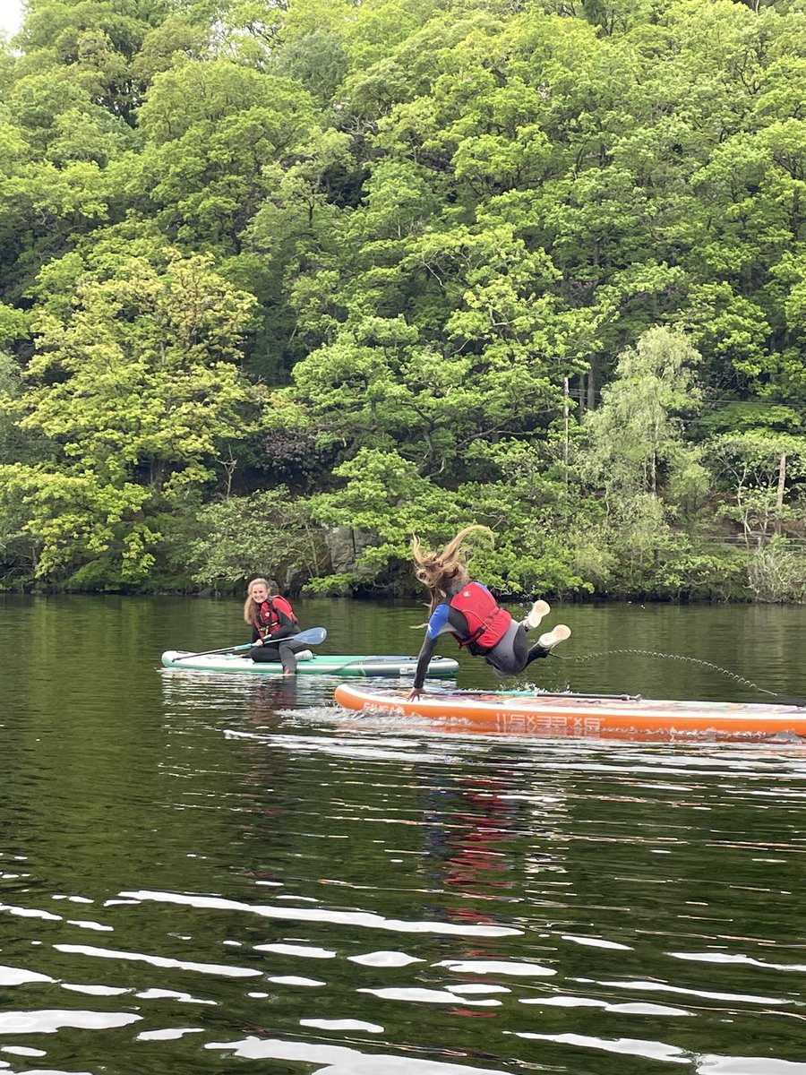 A superb day on the water at Loch Ard! Perfect conditions for a paddle & the opportunity to jump off our boards, into the water and practise our self rescue skills. Even better to see peer on peer support to get each other back onto the SUPs 🤩! #ASNFalkirk #LearningWithoutLimits
