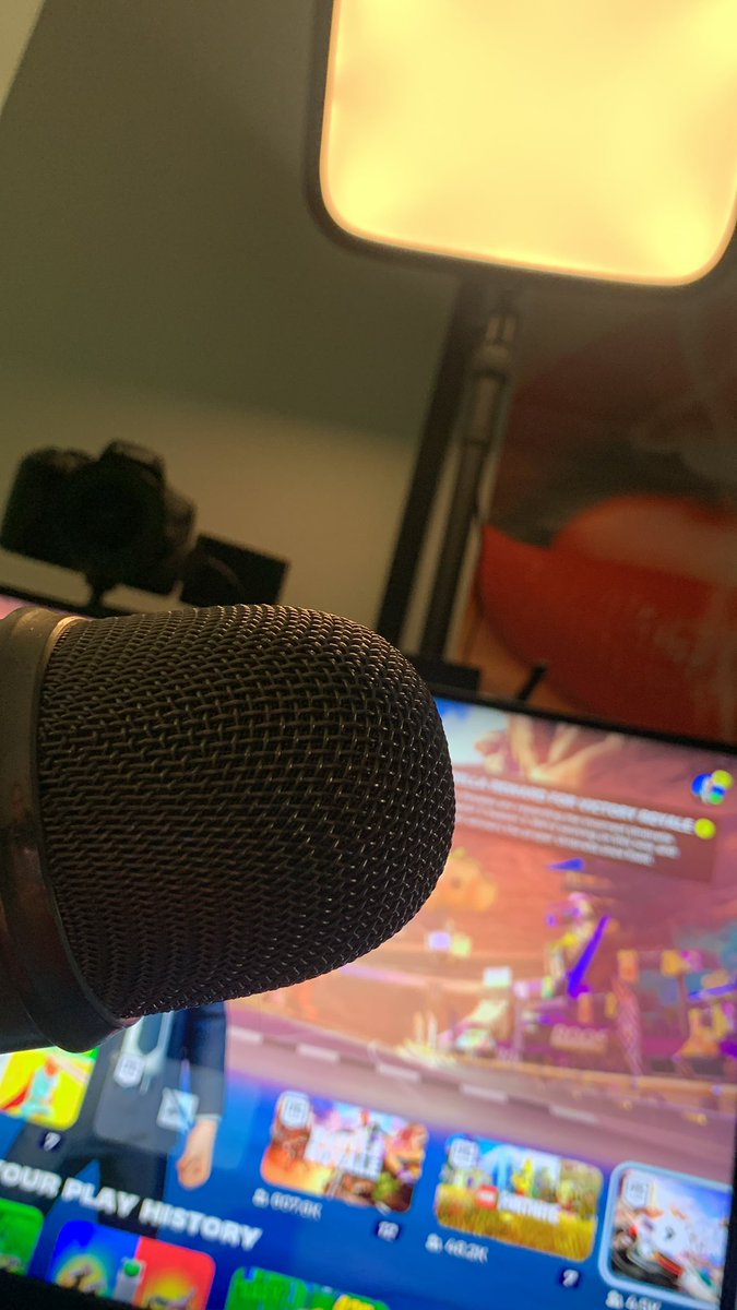 New season in #fortnite let’s see how it goes 😎💪🏼

Twitch.tv/hardnicko