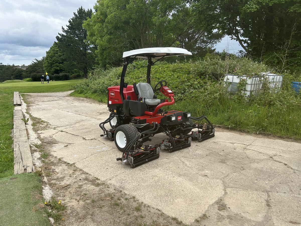 A short trip down the road this morning to deliver a refurbished <a href="/TheToroCompany/">Toro</a> 3555-D to a repeat customer.