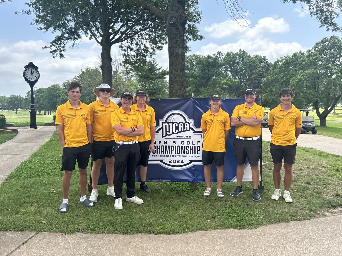 BHCgolffan's tweet photo. 14th place at the National Tournament! Beyond proud of these young men. Very successful year 2. #Bravesgolf https://t.co/pLqdlL9nbC