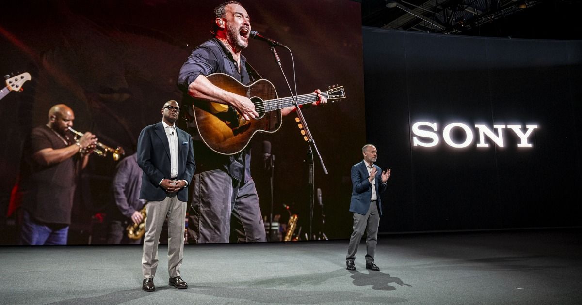 headlineheroapp's tweet image. #SonyMusicGroup warns over 700 companies against using its content to train AI without permission, citing infringement of IP rights. Other music labels have also taken legal action to protect against unauthorized use #AI. 
    
buff.ly/3wGGQsm

*Summarized by Helpful