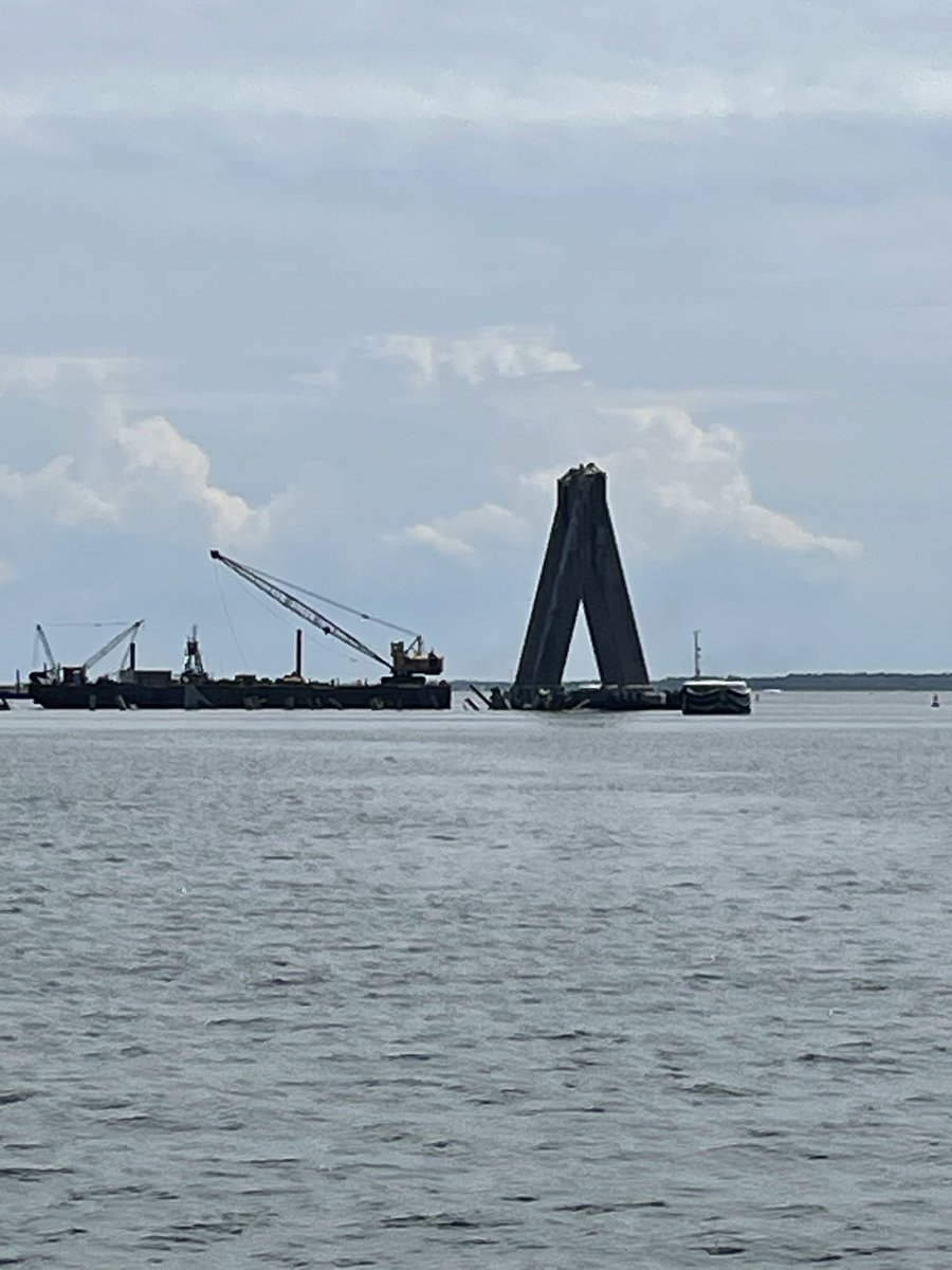 HellgrenWJZ's tweet image. The bridge supports from what is left of the Key Bridge will be removed later on by the state of Maryland @wjz  #KeyBridgeCollapse #Dali