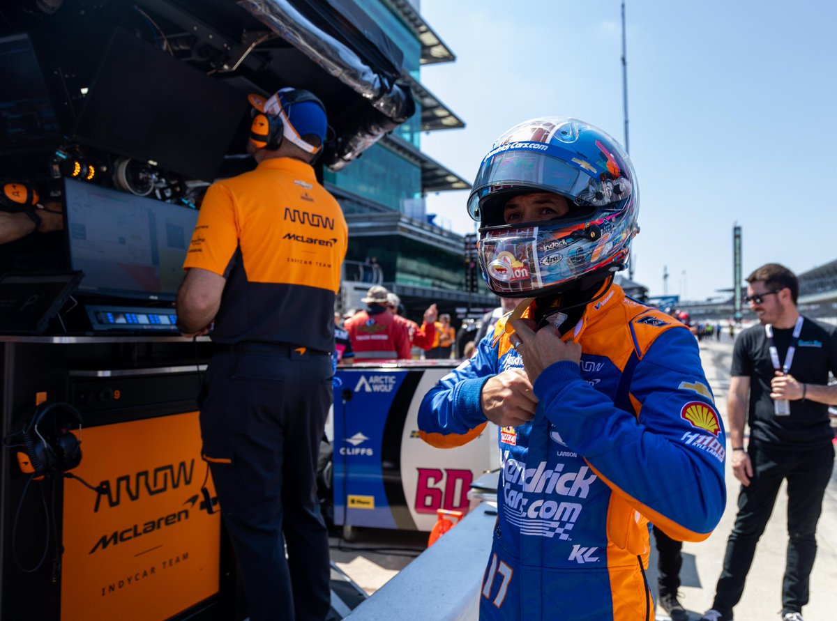 .@KyleLarsonRacin is leading #Indy500 driver merchandise sales this year, per @IndyCar. 🔲 Online merch sales around his #Hendrick1100 bid have also exceeded those of @TeamHendrick's Garage 56 entry.