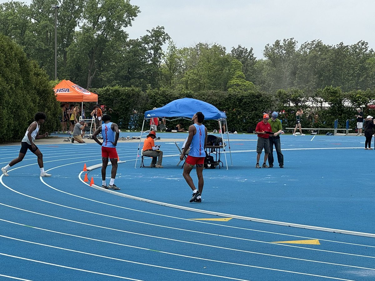 Congrats to Kewon Marshall and Terrence Smith on making finals in high jump clearing 1.93 meters!