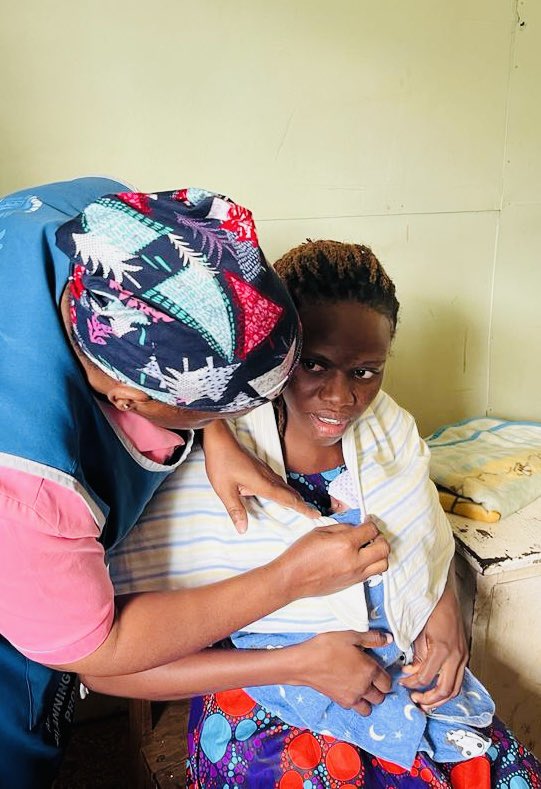 Born_onthe_edge's tweet photo. With the support of @RSTMH we are providing training to >400 health workers in 22 health centres across eastern Uganda to help them safely implement #kangaroocare at birth before transferring #preterm babies to neonatal unit
#everynewborn #iKMC https://t.co/iF5YZFgvUo