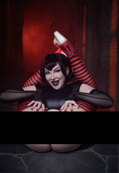 Did you know Mavis was this flexible? See uncensored on my Patre0n right now! https://t.co/I3d9JvQcl