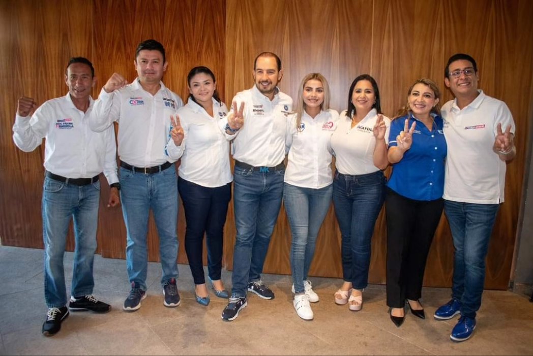 CinthyaMillan7's tweet photo. En #QuintanaRoo, estamos listos para las elecciones del próximo 2 de junio
💙❤️💙💙❤️💙

Los #Panistas recibimos a nuestro Pdte. Nacional @MarkoCortes, quien expresó lo importante que es salir a votar y hacerlo por el #PAN para que exista un equilibrio en la toma de decisiones. https://t.co/oiW0G2Xh4T
