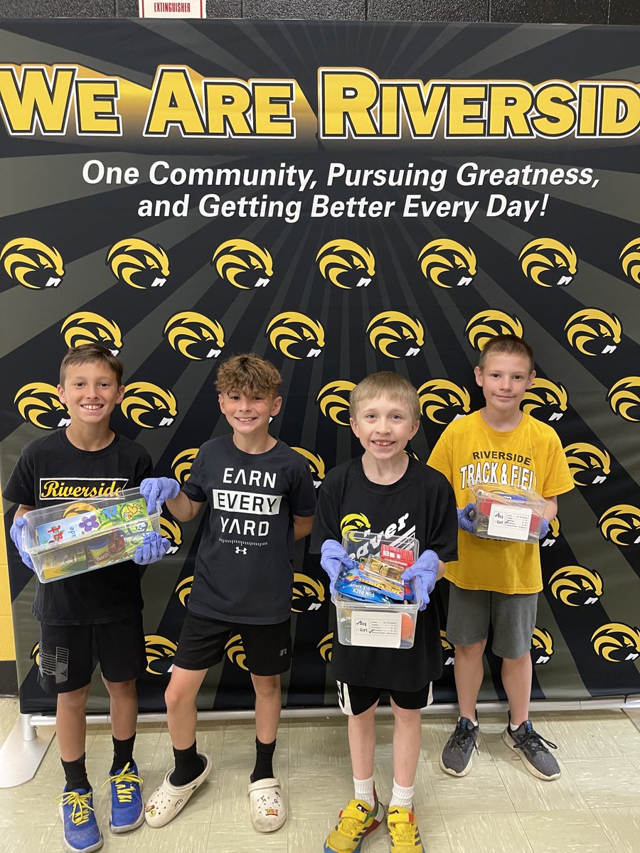 RLSD_Beavers's tweet photo. Today was our first ever District-Wide Community Kindness Day!

Each of our schools partnered with a local nonprofit to work on projects.

(thread) https://t.co/s7ARmL7wlI