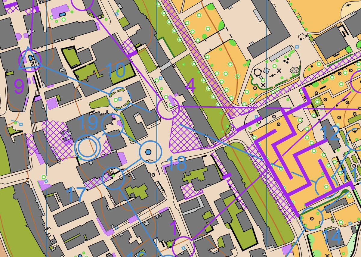 Maailmancupin knock-out sprintin karsinnassa oli yhdessä erässä heti kartanvaihdon jälkeen kaksi peräkkäistä rastiväliä suorassa linjassa. 9 kilpailijaa 44:stä jätti keskimmäisen rastin välistä. 5 heistä olisi päässyt erävaiheeseen, jos vain olisivat huomanneet rastin kartalta.