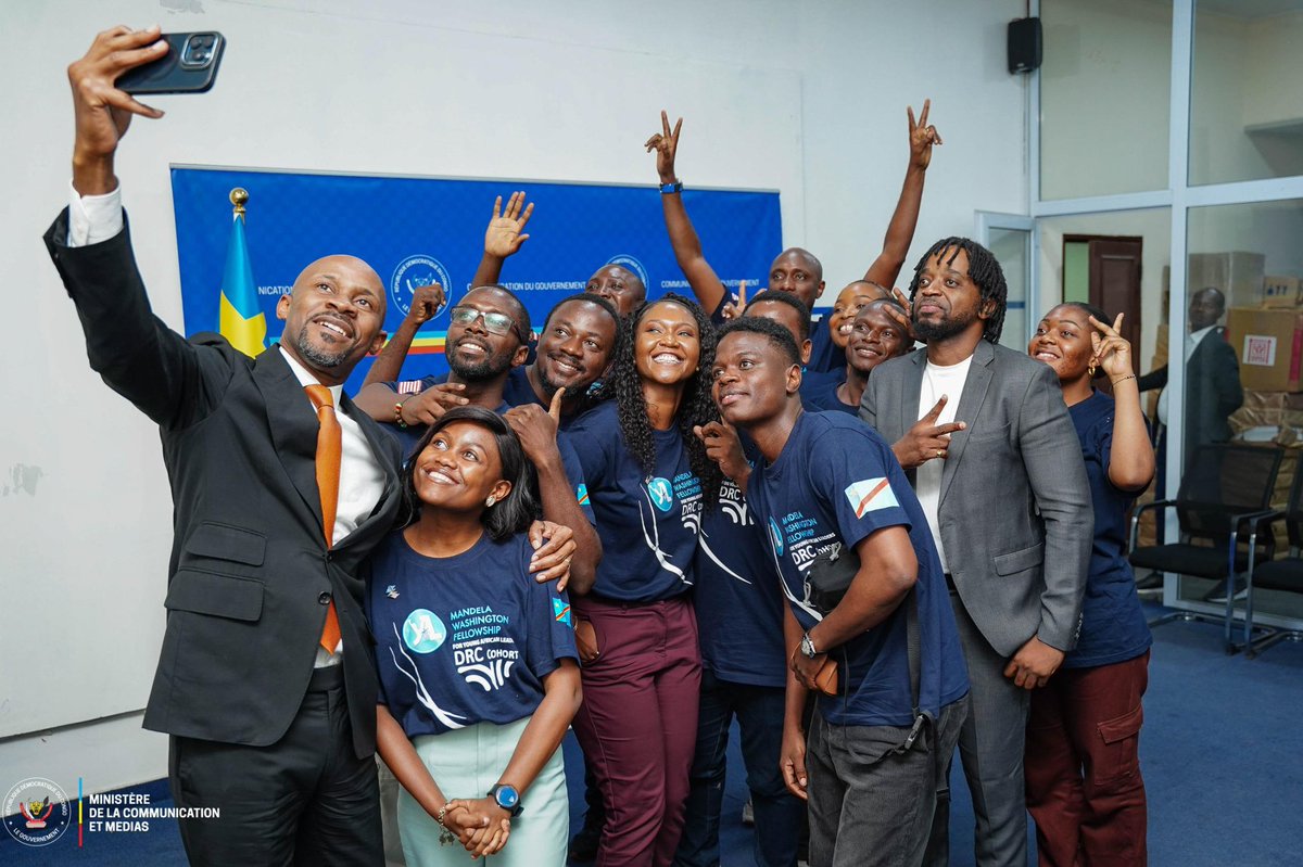 PatrickMuyaya's tweet photo. #RDC : Heureux d’avoir partagé mon expérience avec les jeunes congolais sélectionnés pour participer à la @WashFellowship. 

Brillants et ambitieux ! 

Enrichissez vous et revenez contribuer au travail de la reconstruction de notre cher pays.

Rendez nous fiers et portez bien le message de la RDC 🇨🇩🇨🇩🇨🇩 ! 

#ChangementDeNarratif !
#BendeleEkweyaTe !