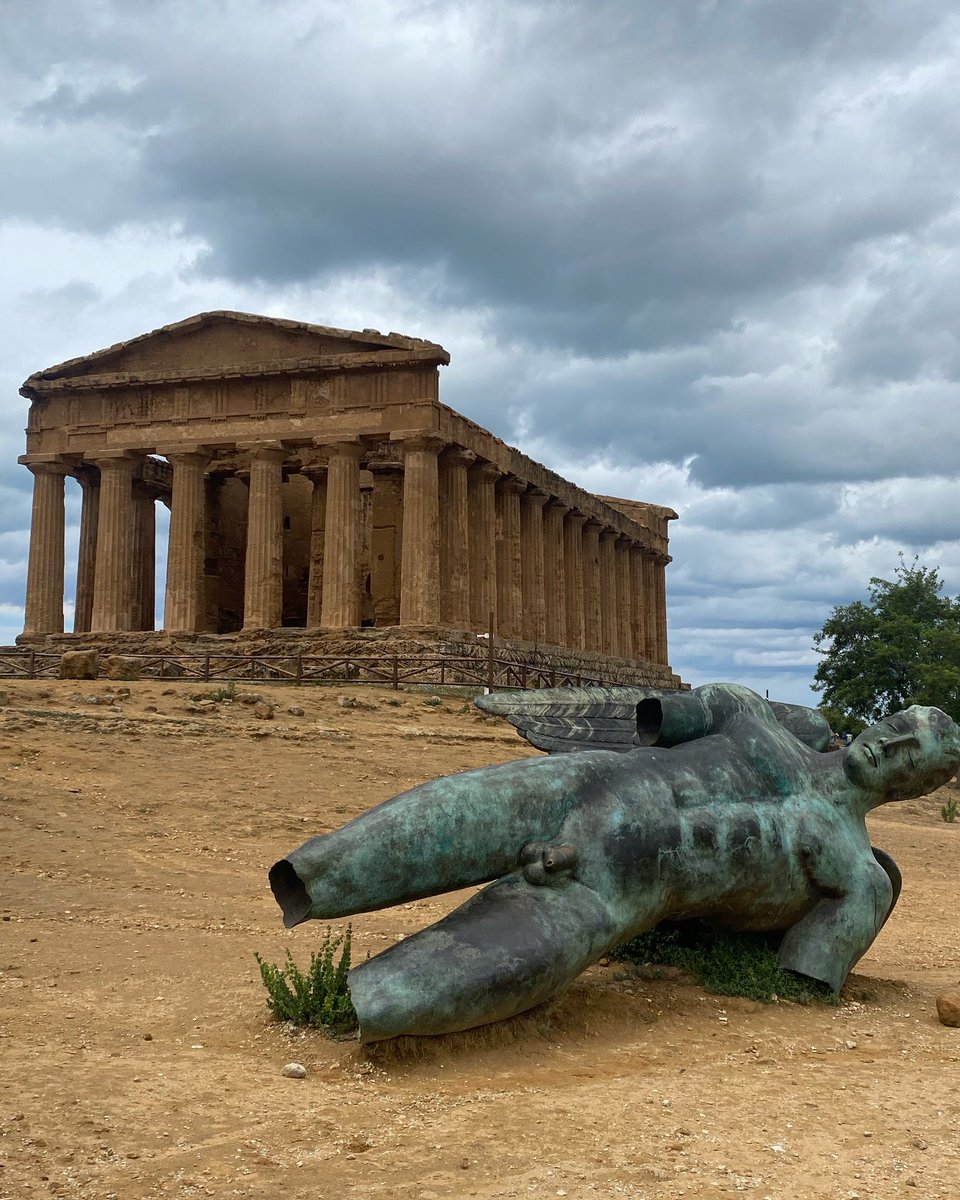 Temple of harmony in what was, once, the Greek city of Akragas- UNESCO world heritage since 1997
.
.
.
#archaeology #sicily #unescoworldheritage #valleyoftemples #arthistory
