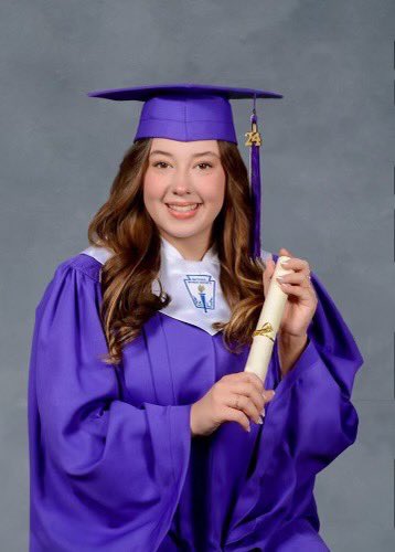 jaktri's tweet photo. Congratulations to our #isabellabarrow. You make your mom, grandmother, aunts, and sisters proud!! ❤️ #smcisdgrad https://t.co/dITuouMdtz