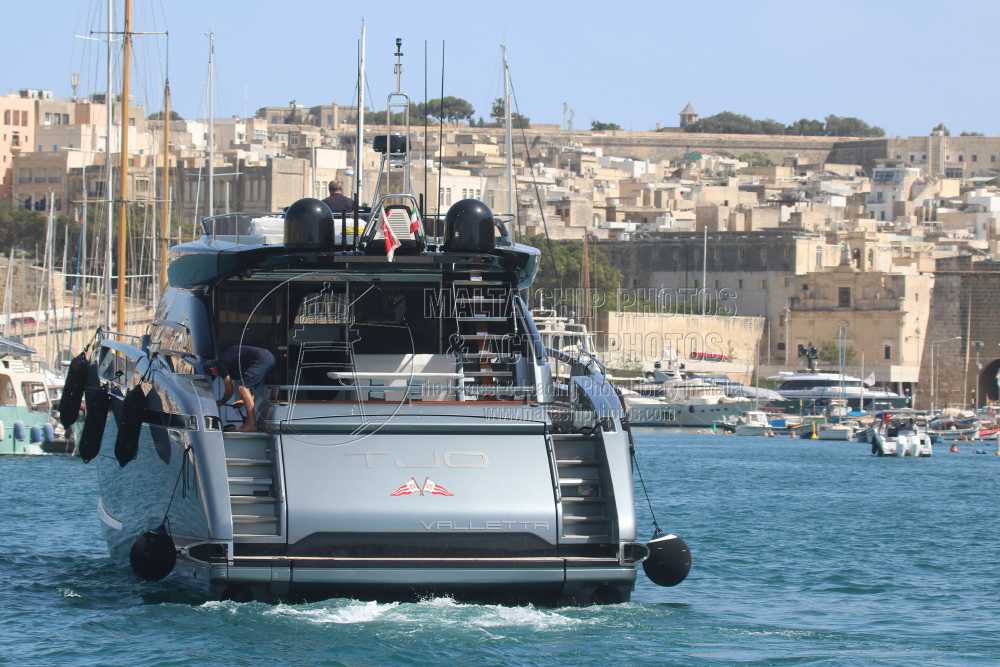 #RivaFolgore #motoryacht #TJO #entering #DockyardCreek for #GrandHarbourMarina (#GHM) #Malta - 23.05.2024 - maltashipphotos.com - NO PHOTOS can be used or manipulated without our permission @GrandHMarina @RivaYacht @boatint @YachtingMag @yachtingmonthly @ybw @YachtspotterCom