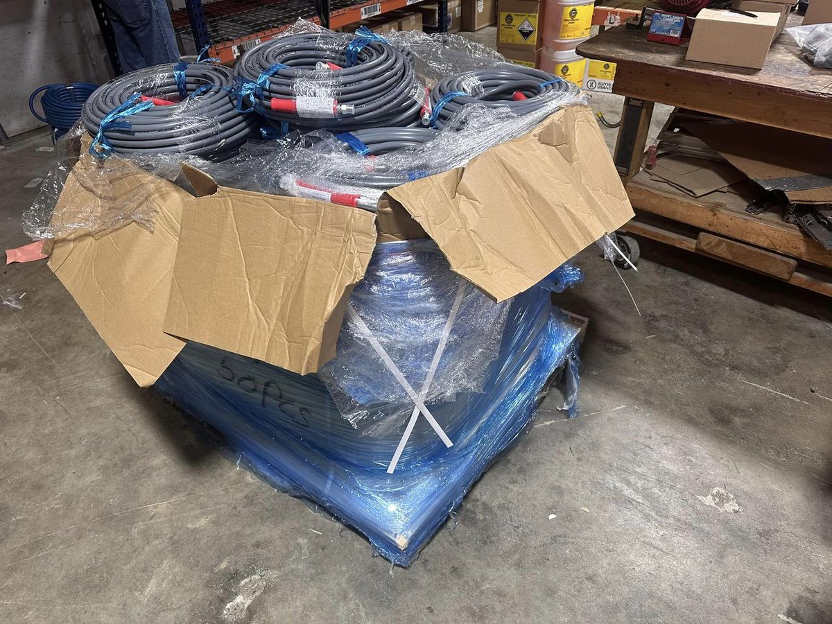 WashPanhandle's tweet photo. #FierceJet 100 foot are back in stock and ready to ship.
1 wire, 4250 psi rating, with 10625 burst pressure
2 wire, 7250 psi rating with 18125 burst pressure
Both rates for 310 degrees
https://t.co/tLsGjUB5ww https://t.co/Aq4ZymQI33
