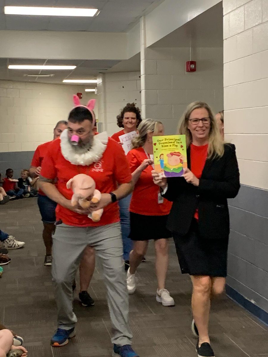 I LOVE my office staff to the moon &amp; back!! They are always all in!! Our Reading Day book float based on the book Our Principal Promised to Kiss a Pig was so much fun!!! #LoveMyStaff <a href="/EastAiken/">East Aiken</a>