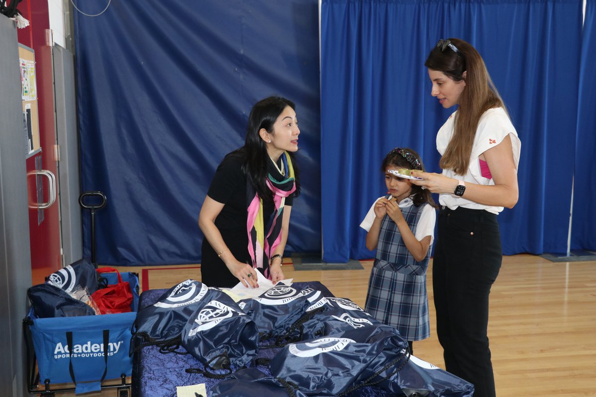 DallasIntSchool's tweet photo. Last night, DIS welcomed new parents to our Churchill campus for our annual New Family Welcome. New families joining the DIS community were greeted by staff and faculty to receive necessary information for the 2024-2025 academic year.
#theDISdifference #internationaleducation https://t.co/AmhVIARF41