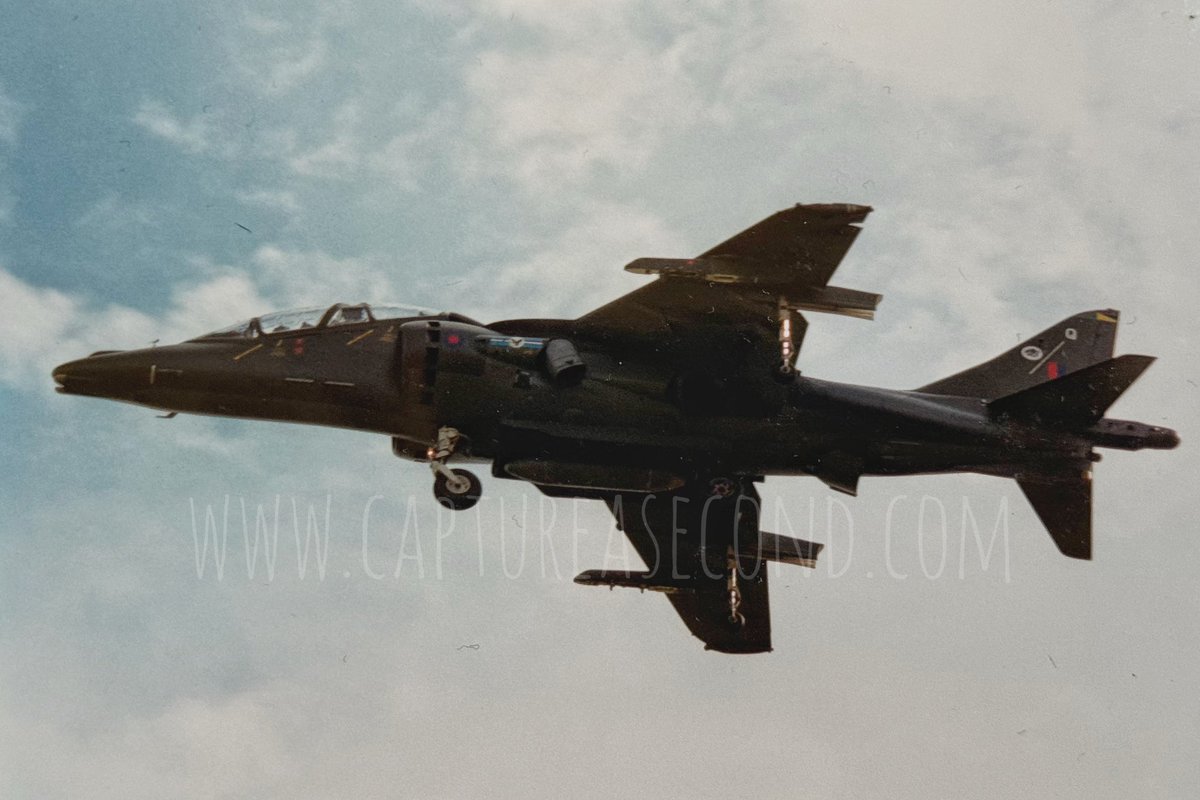 T-bird. #tbird #harrierfriday #raf #royalairforce #harrier #jfh #hover #airpower #fighter #flight #fastjet #aviation #avgeek #captureasecond