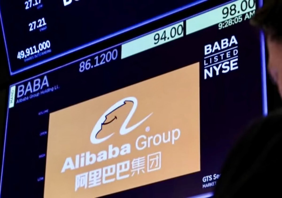 SimonIshihara's tweet photo. Alibaba Empire Collapsing! Major Layoffs, Black Market Scandal, Approval... https://t.co/N6cpFxx73v via @YouTube.  “ALIBABA CHINA SUPERVISOR FOR STORES USING THEIR PLATFORM STEALS MILLIONS FROM ALIBABA !”
BRIBES. https://t.co/zHrIcfTK2x