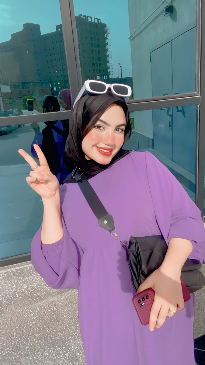 3wadNour's tweet photo. رابعة جامعة بتخلص 😭✨💜 https://t.co/GYpfWLOlSR