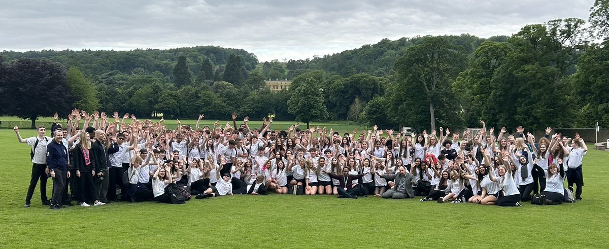 It was a pleasure to celebrate our incredible Year 11 students today who had their last day at school before study leave starts next term. You did yourselves proud, enjoying a special assembly, shirt signing and a Guard of Honour. Inspirational young adults WeAreAshtonPark