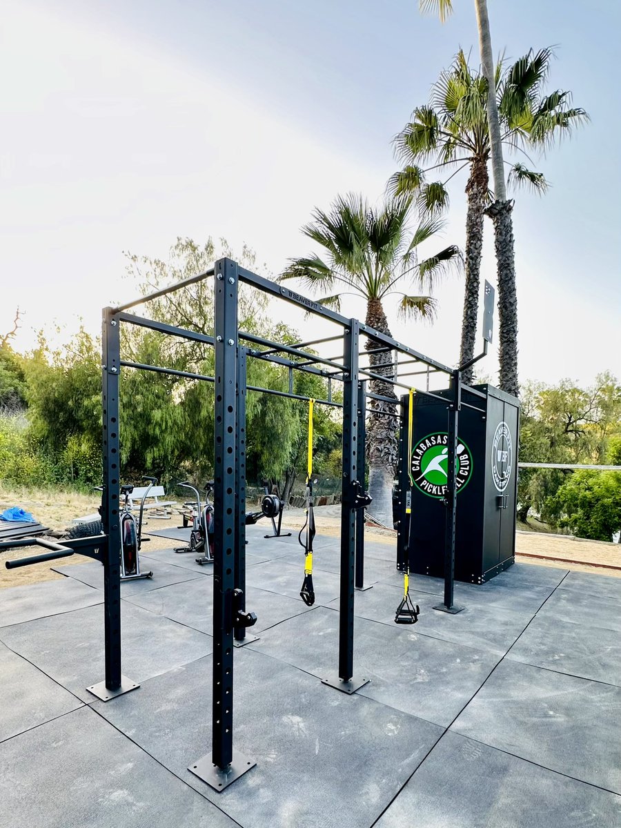 BeaverFitUSA's tweet image. Latest install 📍 Calabasas Pickleball Club 

With a Shred Shed to securely store all of their training accessories, a 10’ rig for strength + functional exercise, and cardio equipment for conditioning, this fitness zone is going to keep members #DamStrong on and off the courts 🏓